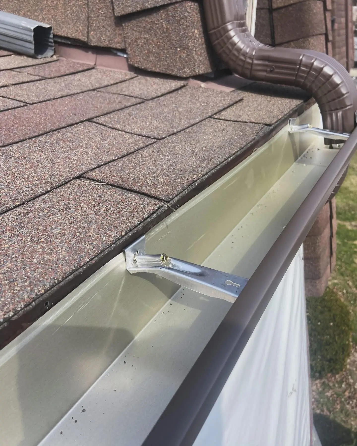 Seamless gutter installation by BNJ Contractors in New Jersey