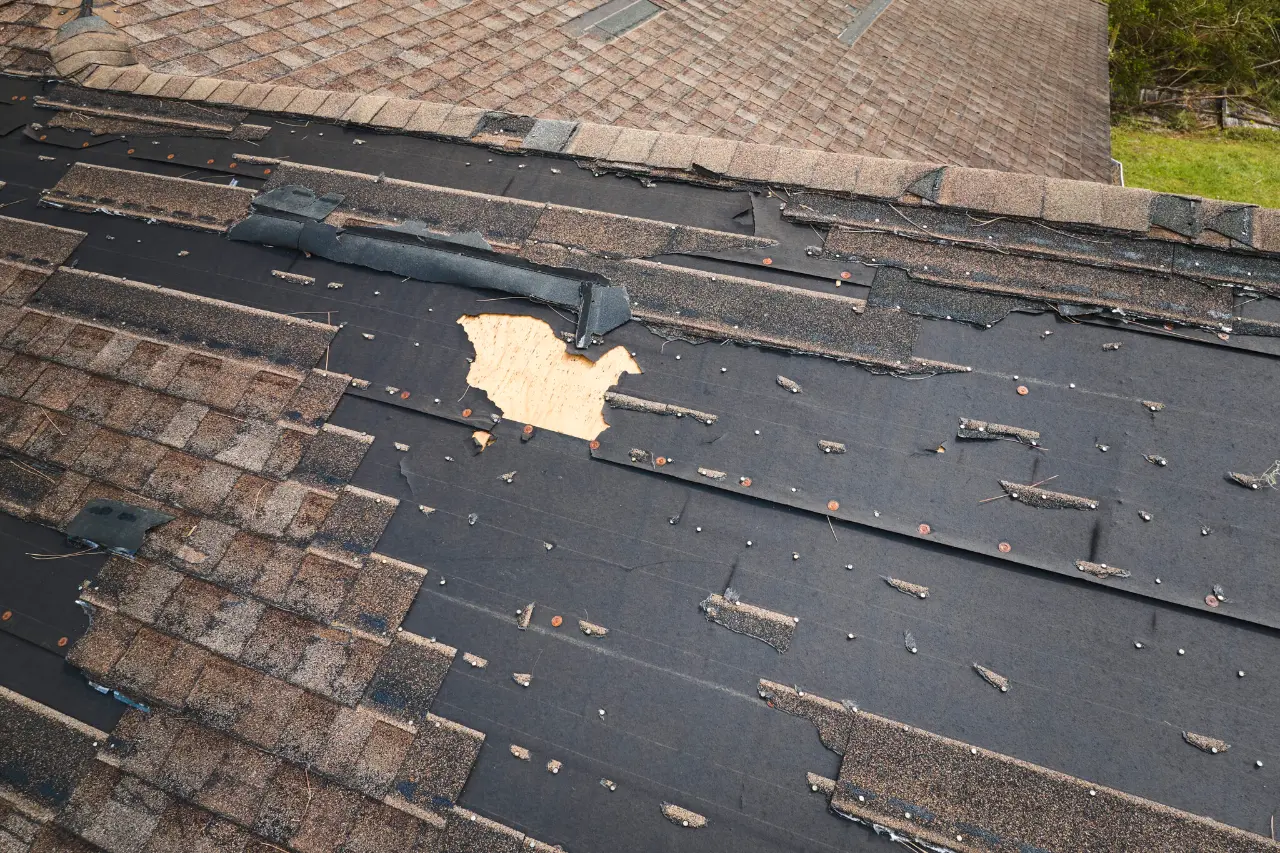 Licensed roofing and siding contractor working on a New Jersey home